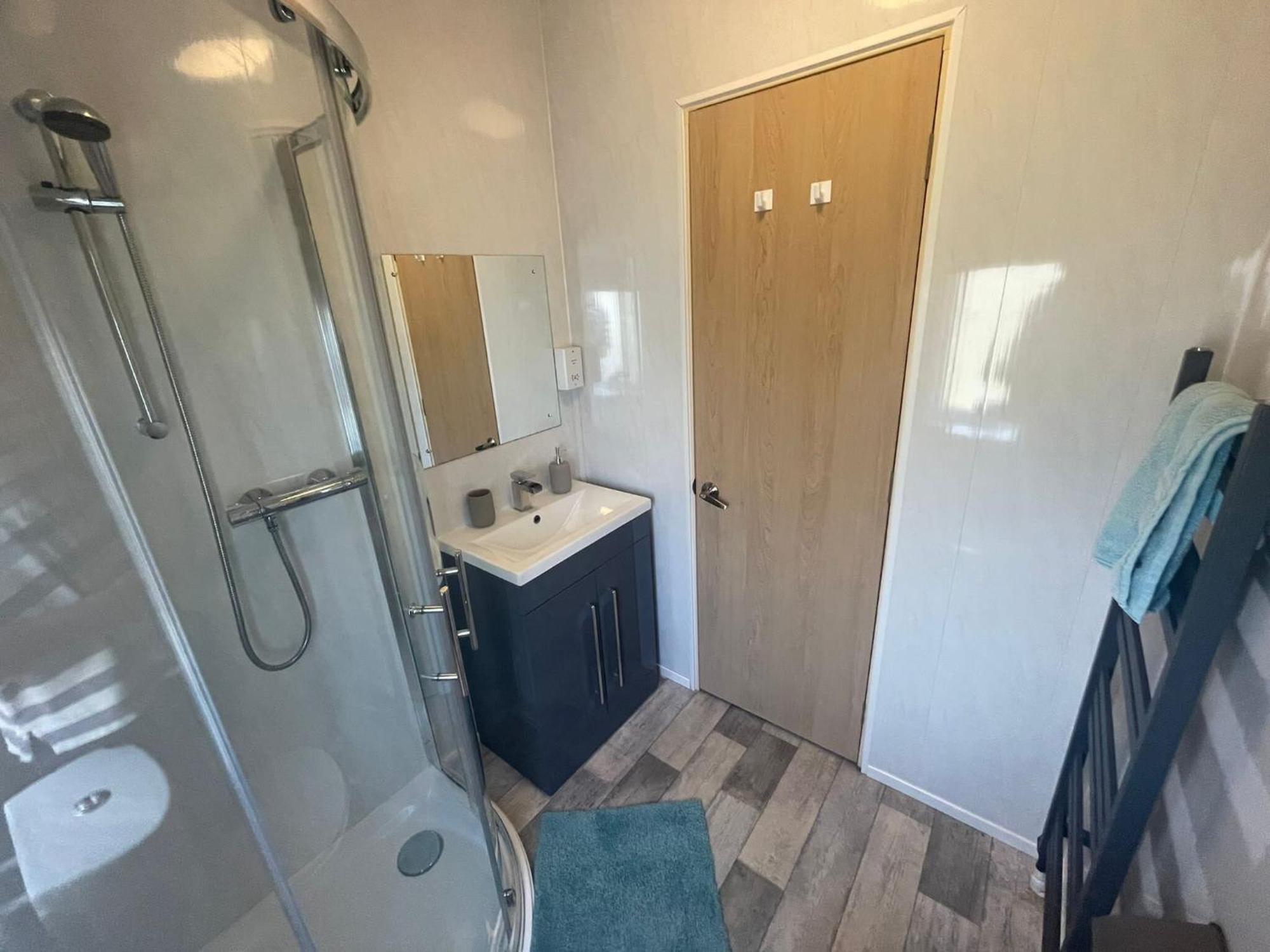 Luxury Lakeside Lodge L1 With Hot Tub Situated At Tattershall Lakes Country Park Екстер'єр фото